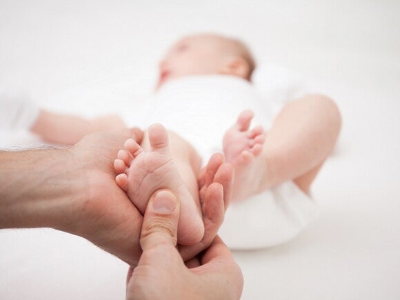 Settling and soothing your baby with massage
